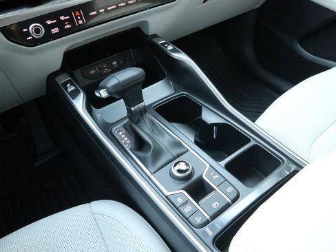 New 2025 Kia Sorento S w/ Panoramic Sunroof Package FWD image 9