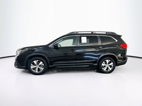 Used 2023 Subaru Ascent Premium w/ Convenience Package AWD/4WD image 4