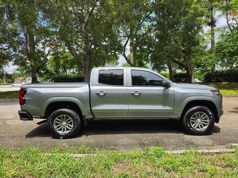Used 2025 Chevrolet Colorado LT RWD image 4