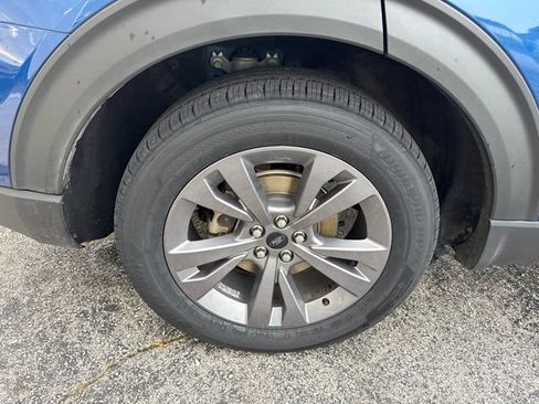 Used 2022 Ford Explorer XLT w/ Equipment Group 202A AWD/4WD image 26