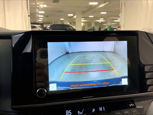 Used 2025 Toyota Camry SE image 27