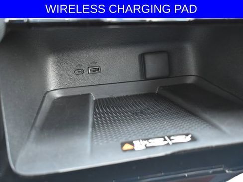 Used 2024 Chevrolet Traverse Z71 w/ Enhanced Driving Package AWD/4WD image 30