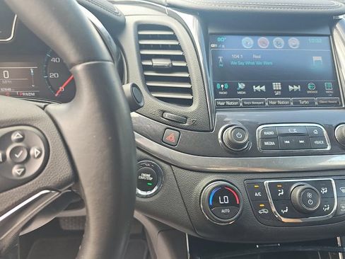 Used 2019 Chevrolet Impala LT FWD image 10