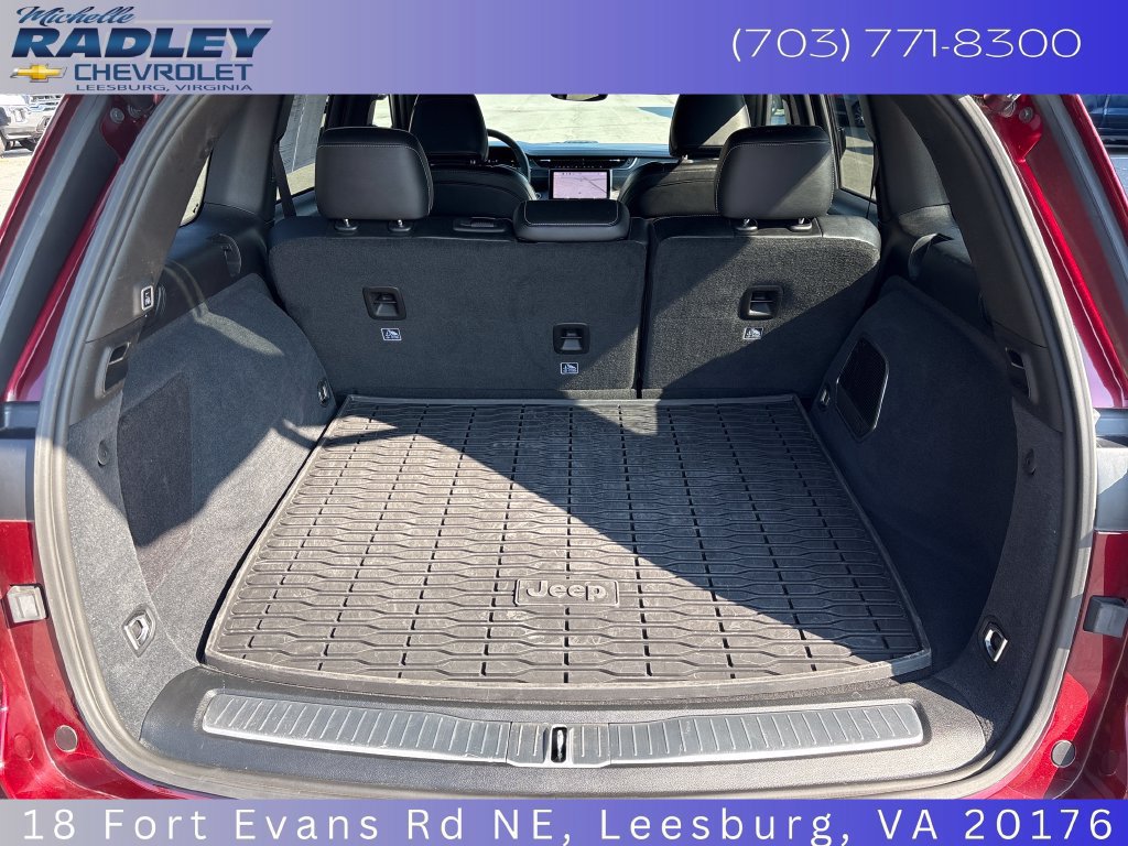 Used 2023 Jeep Grand Cherokee Overland AWD/4WD image 11