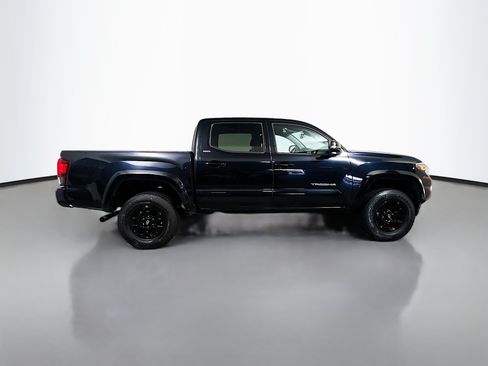 Used 2022 Toyota Tacoma SR5 RWD image 3