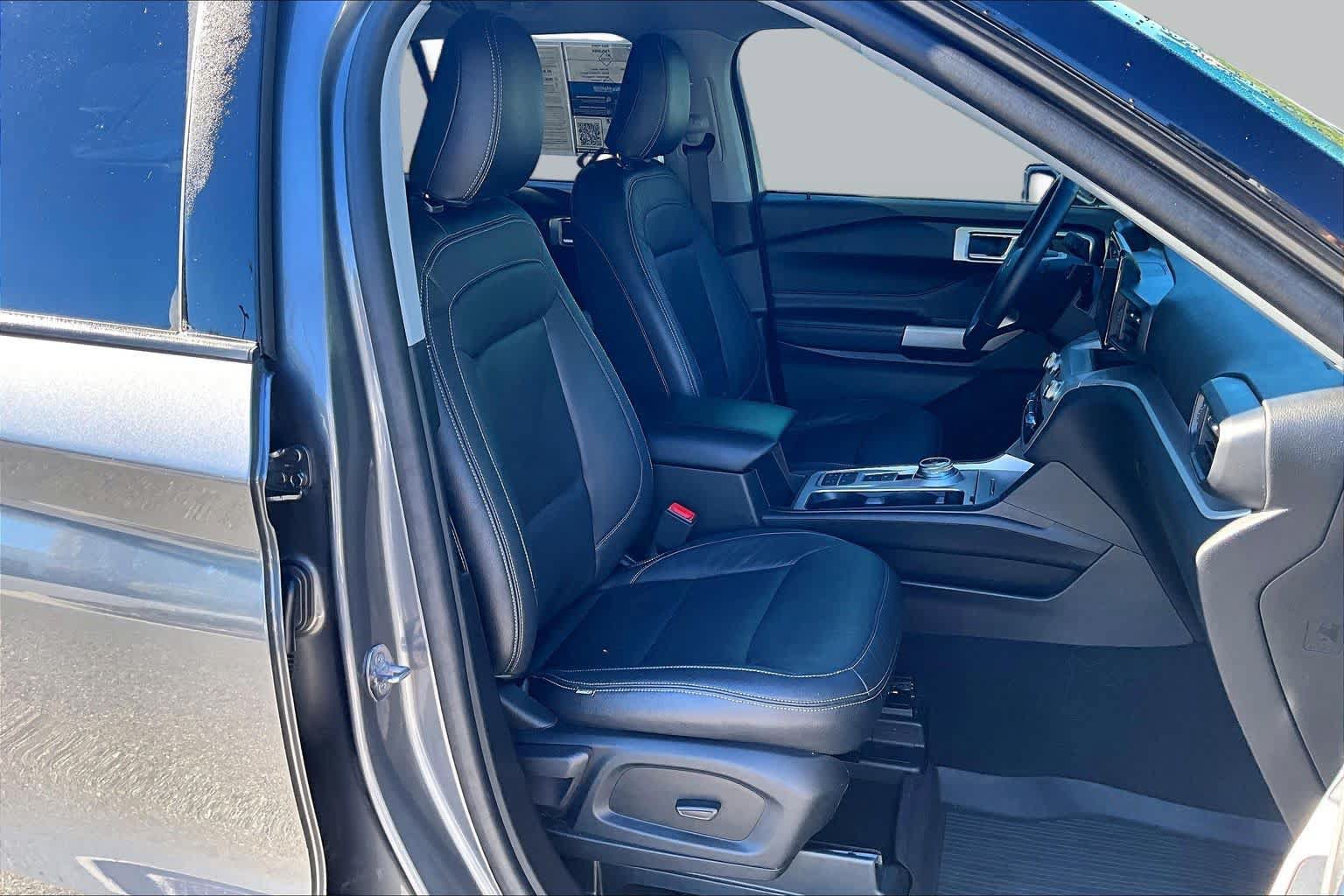 Used 2023 Ford Explorer XLT RWD image 9