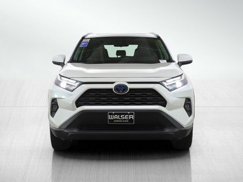 Used 2022 Toyota RAV4 XLE Premium image 8
