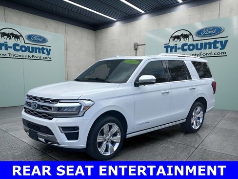 Used 2023 Ford Expedition Platinum image 3