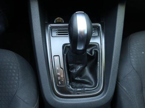 Used 2016 Volkswagen Jetta S image 18