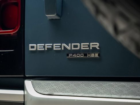 Used 2020 Land Rover Defender 110 HSE AWD/4WD image 14