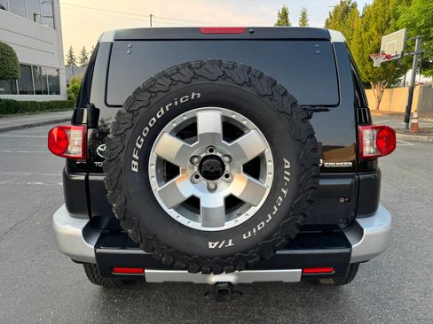 Used 2010 Toyota FJ Cruiser 4WD image 9