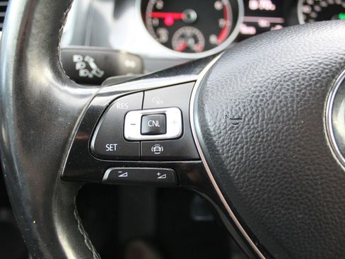 Used 2019 Volkswagen Golf S AWD/4WD image 16