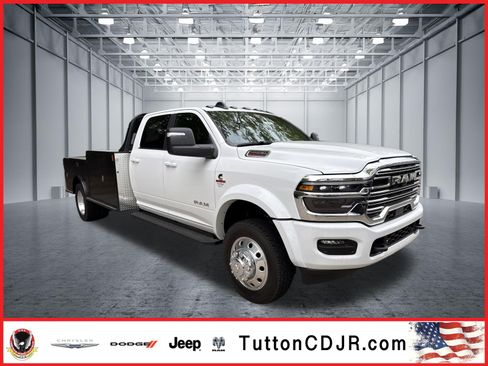 New 2026 RAM 5500 4x4 Crew Cab image 1
