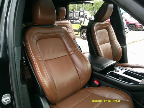 Used 2023 Lincoln Aviator Reserve w/ Equipment Group 201A RWD image 17