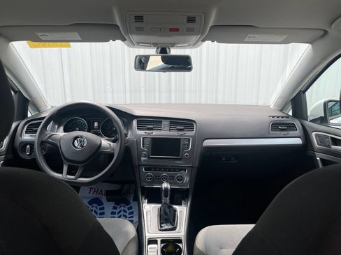 Used 2016 Volkswagen e-Golf SE FWD image 18