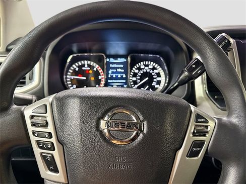 Used 2017 Nissan Titan SV image 13