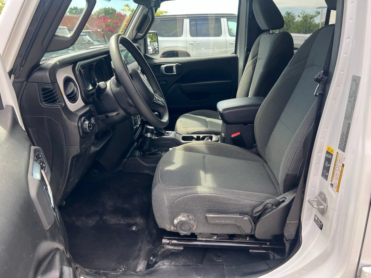 Used 2025 Jeep Gladiator Sport AWD/4WD image 12