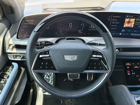 Certified 2026 Cadillac Vistiq Premium Luxury AWD/4WD image 8