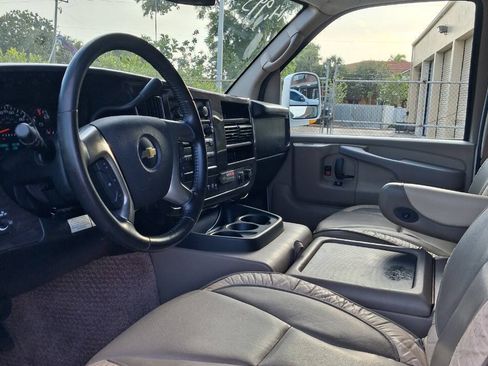 Used 2012 Chevrolet Express 1500 RWD image 10