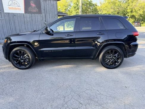 Used 2020 Jeep Grand Cherokee Altitude RWD image 8