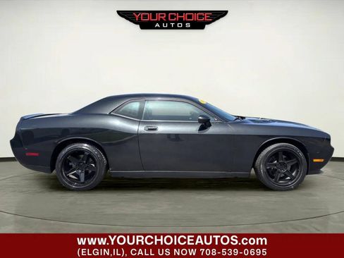 Used 2010 Dodge Challenger R/T RWD image 8