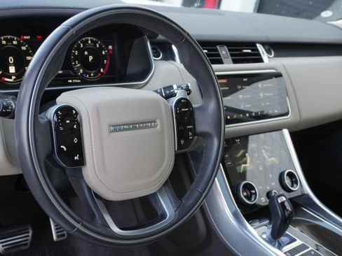 Used 2022 Land Rover Range Rover Sport HSE Silver Edition image 9