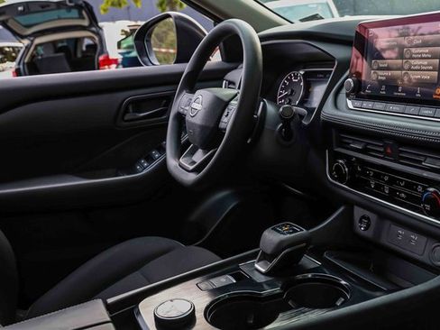 Certified 2025 Nissan Rogue S image 24