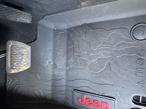 New 2026 Jeep Gladiator Sport image 17