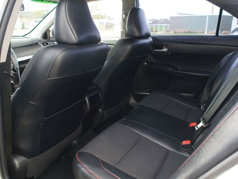 Used 2017 Toyota Camry SE image 10