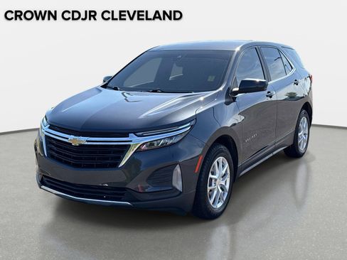 Used 2022 Chevrolet Equinox LT w/ Driver Convenience Package FWD image 9