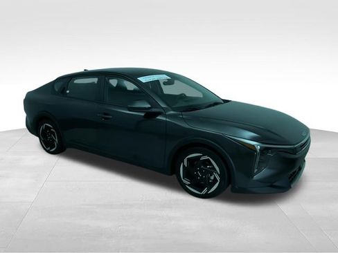 Used 2025 Kia K4 EX FWD image 2