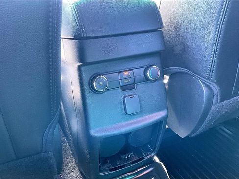 Used 2016 Ford Explorer XLT w/ Equipment Group 202A AWD/4WD image 32