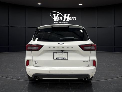 Used 2024 Ford Escape ST-Line w/ Tech Pack #1 AWD/4WD image 6