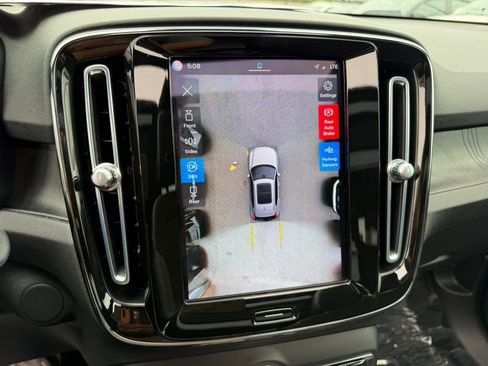 Used 2023 Volvo XC40 Recharge Plus AWD/4WD image 25