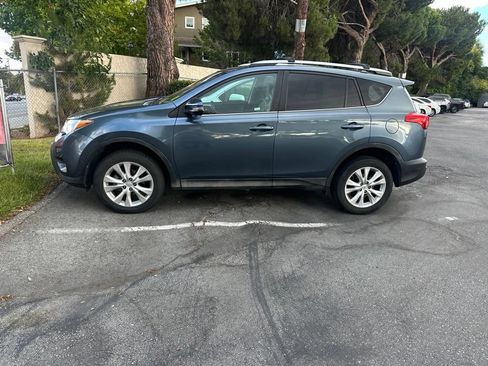 Used 2014 Toyota RAV4 Limited w/ Technology Package FWD image 1