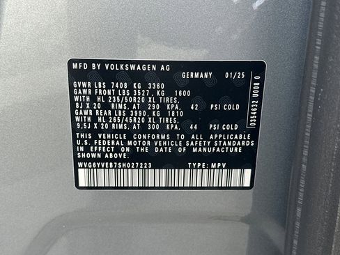 New 2025 Volkswagen ID. Buzz 1st Edition image 25