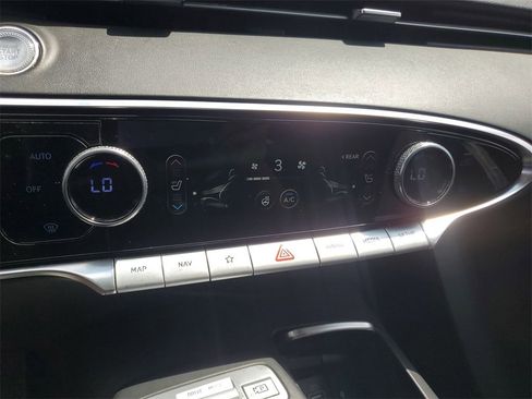 Used 2022 Genesis GV70 2.5T w/ Advanced Package image 30