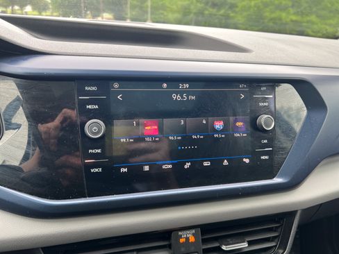 Certified 2023 Volkswagen Taos SE w/ Panoramic Sunroof Package FWD image 21