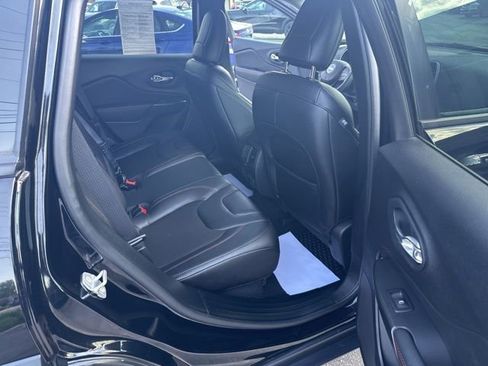 Used 2022 Jeep Cherokee Trailhawk w/ Technology Group B AWD/4WD image 17