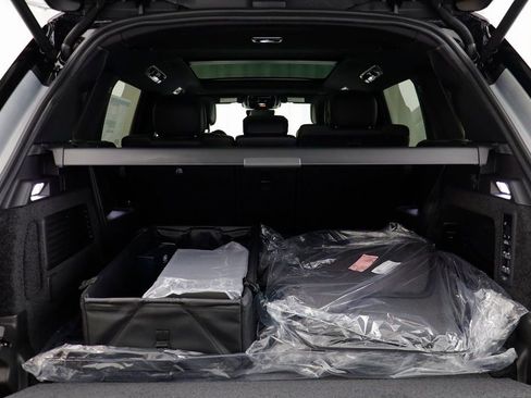 New 2026 Land Rover Range Rover Long Wheelbase SE image 20