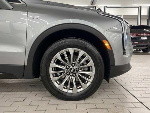 Used 2024 Cadillac XT4 Premium Luxury image 8