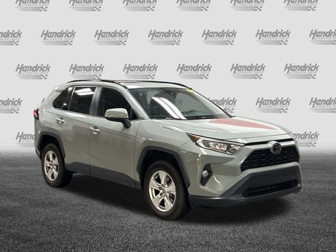Used 2021 Toyota RAV4 XLE w/ Convenience Package FWD image 2
