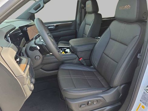 New 2026 Chevrolet Suburban High Country RWD image 20