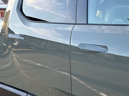 Used 2022 Rivian R1T Launch Edition image 10