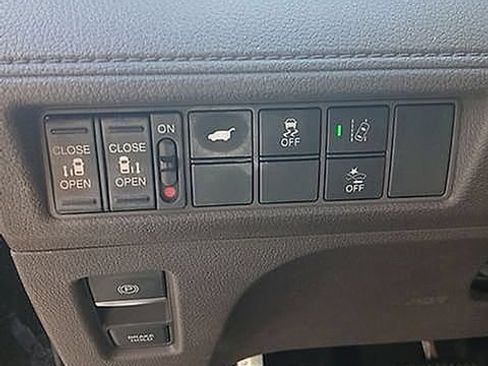 Used 2018 Honda Odyssey EX-L image 19