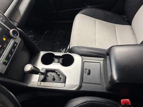 Used 2014 Toyota Camry SE FWD image 36