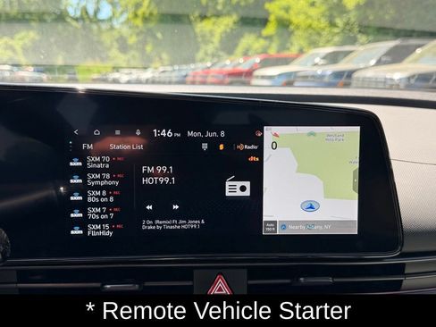 Certified 2025 Hyundai Elantra Limited FWD image 16