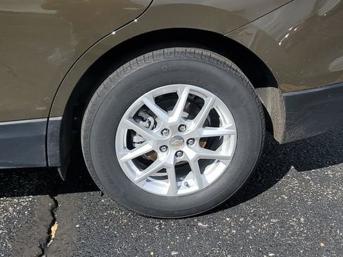 Used 2024 Chevrolet Equinox LT w/ LPO, Floor Liner Package image 31