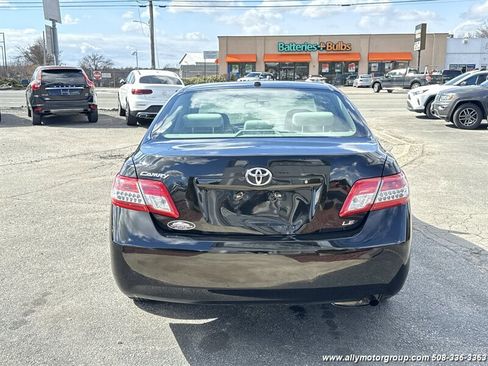 Used 2011 Toyota Camry LE image 6