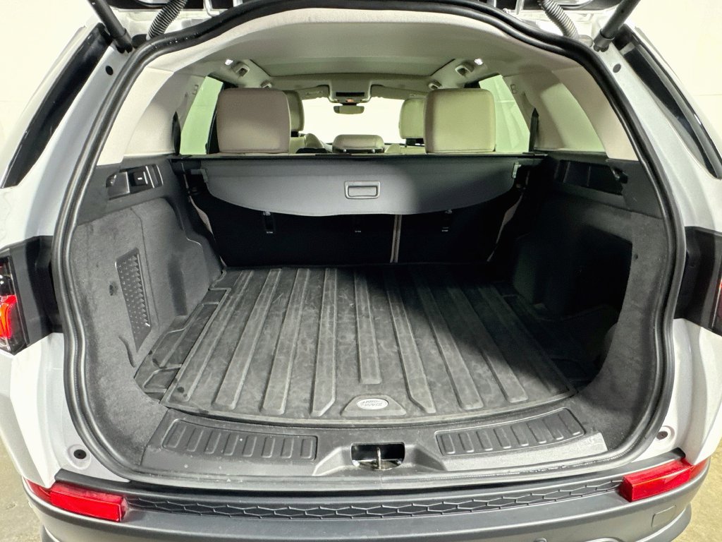 Used 2023 Land Rover Discovery Sport SE AWD/4WD image 32
